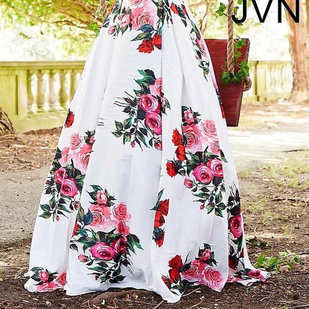 White Long Floral Prom Gown with Cutout back NWT 2 4 - Picture 2 of 5